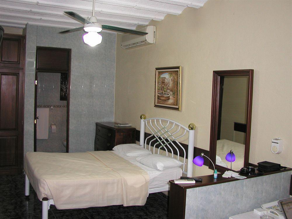 Hotel Garant & Suites Бока-Чика Экстерьер фото