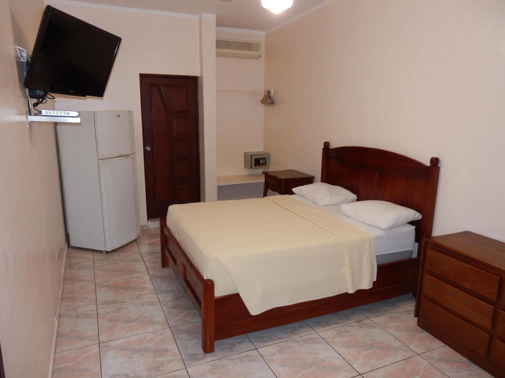 Hotel Garant & Suites Бока-Чика Экстерьер фото