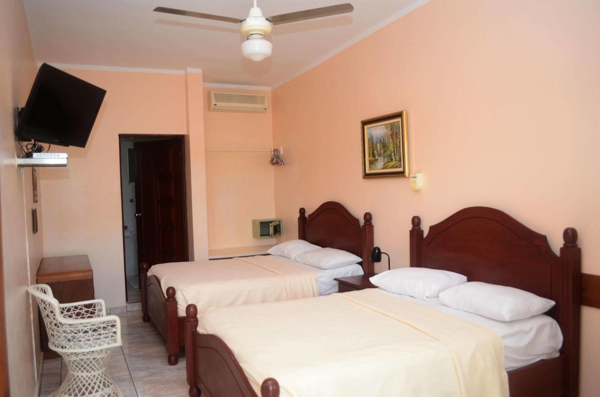 Hotel Garant & Suites Бока-Чика Экстерьер фото