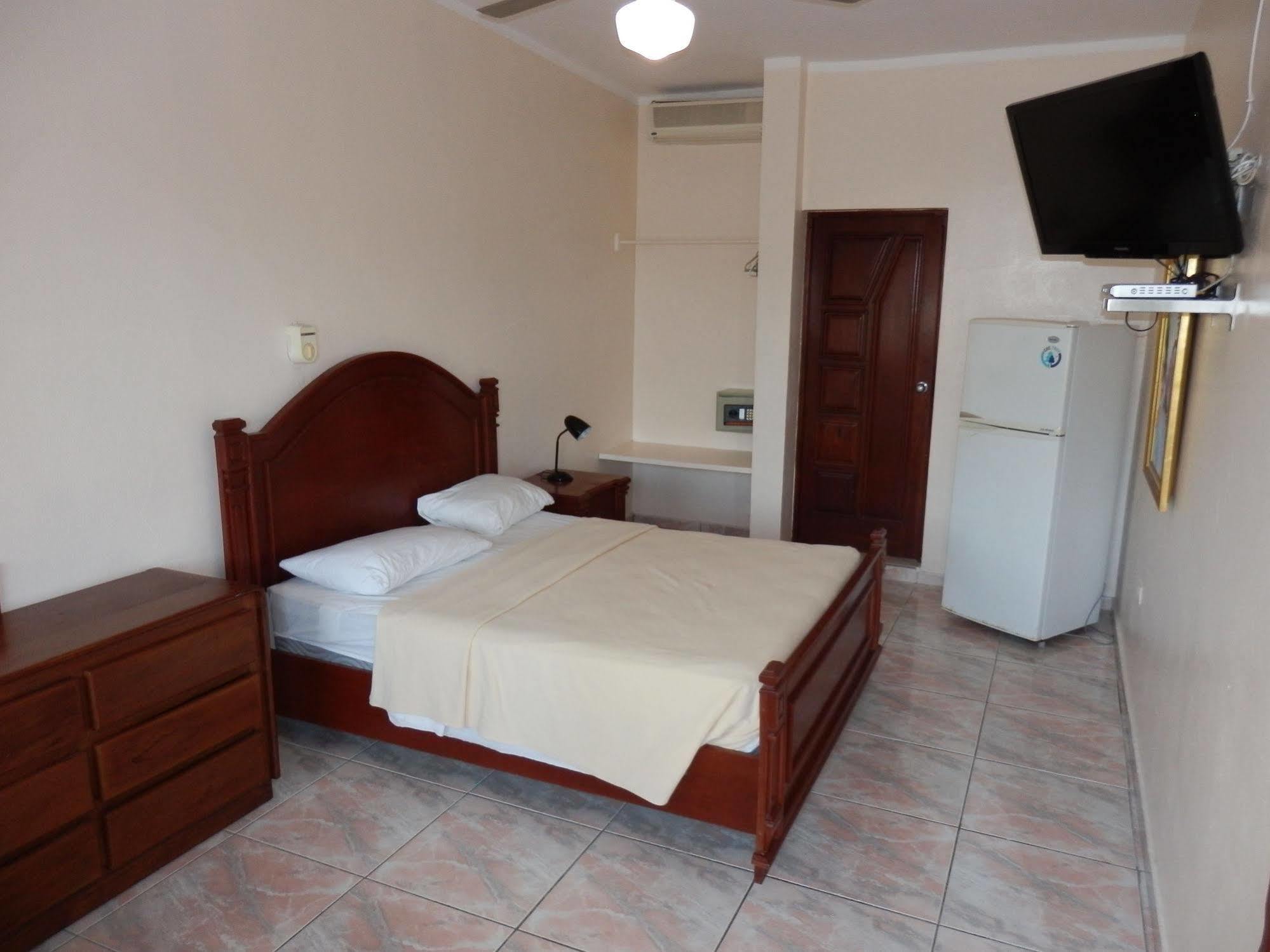 Hotel Garant & Suites Бока-Чика Экстерьер фото